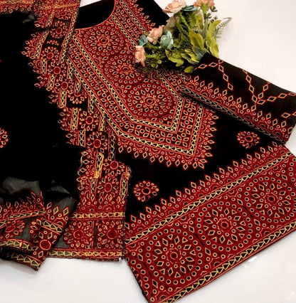 New Sindhi Tranditional Full Heavy With 04 border dupatta Eid Collection