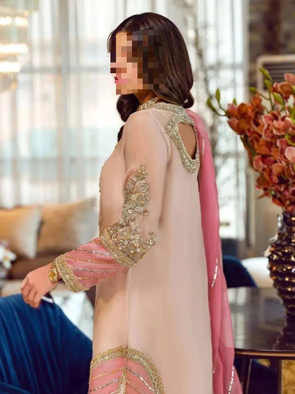 Brand :SARA ROHAIL ASGHAR  FABRIC ORGANZA Suit With MALAI Trouser