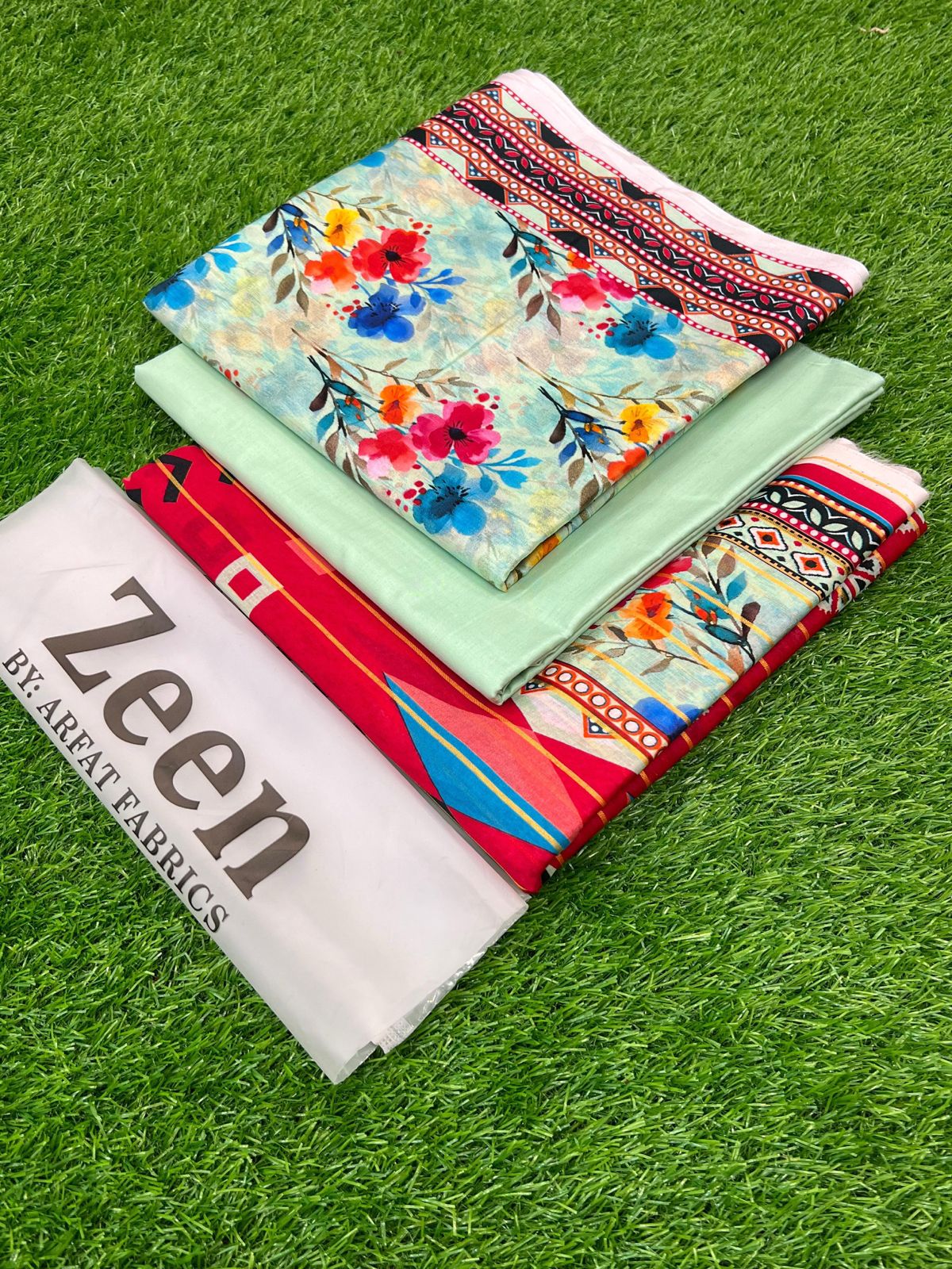 ZEEN  LAWN 3PC WITH ZARI DUPTA.